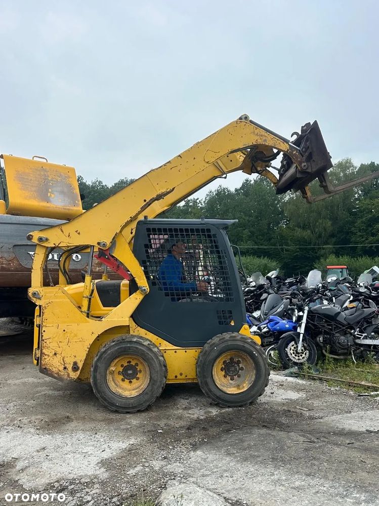 Komatsu Miniładowarka Ładowarka Kompaktowa KOMATSU SK 4x4 - 2