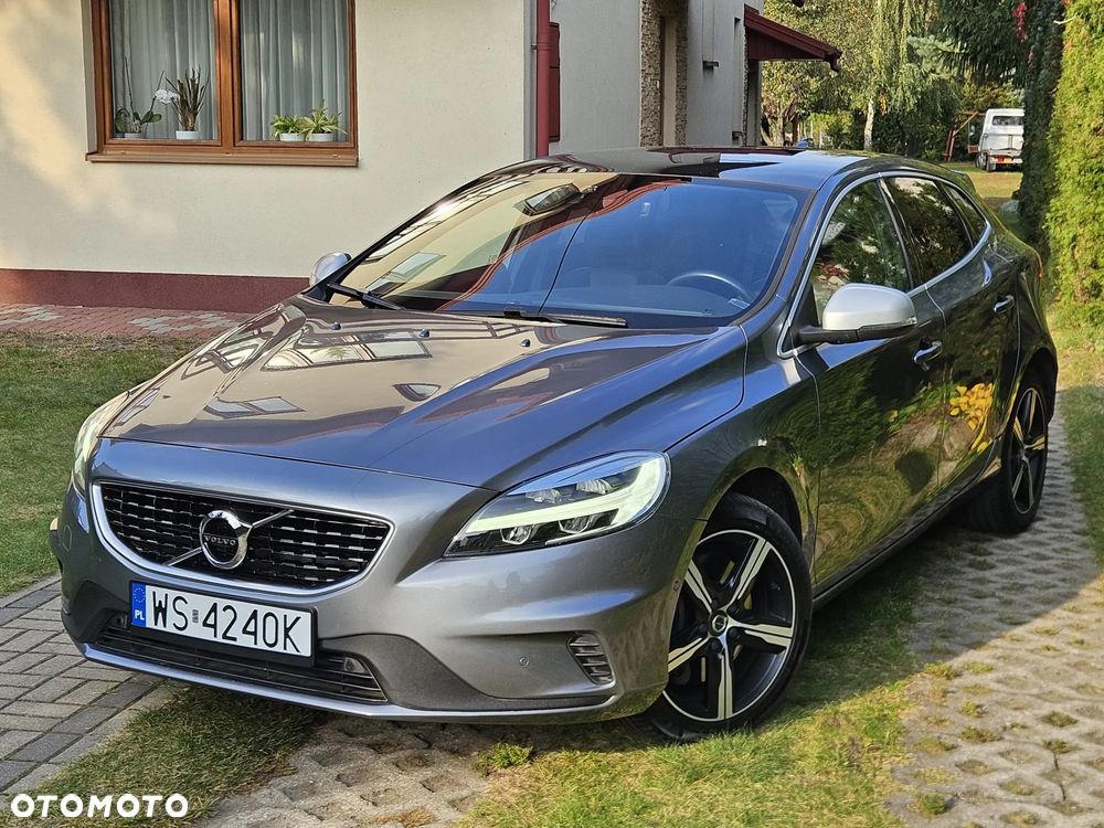 Volvo V40 T3 Drive-E R-Design Momentum - 1