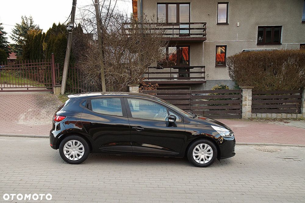 Renault Clio 1.2 16V 75 Experience - 9