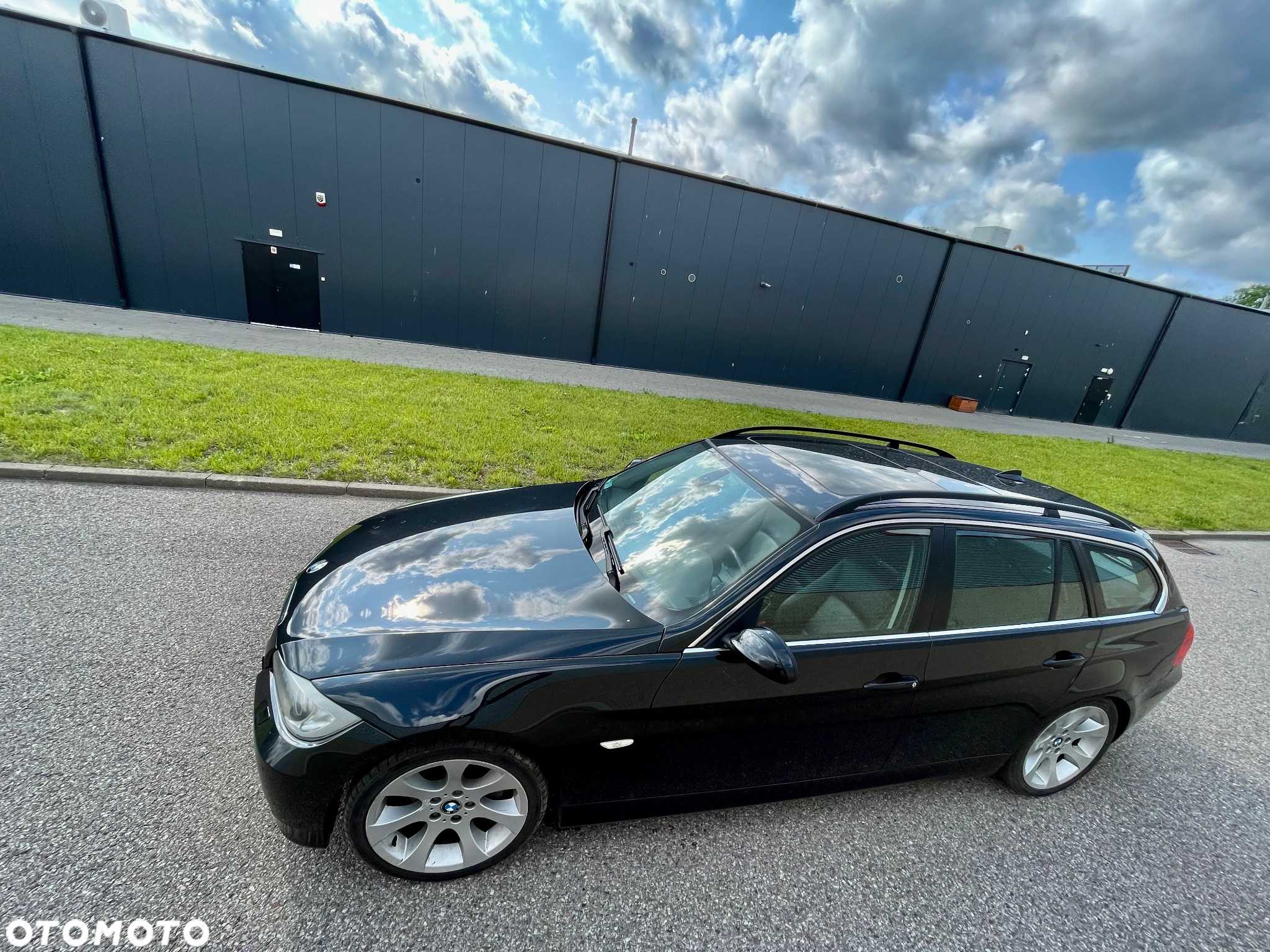 BMW Seria 3 325i Touring - 10