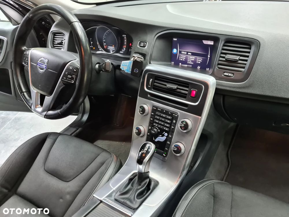 Volvo S60 Cross Country D3 Geartronic Pro - 11