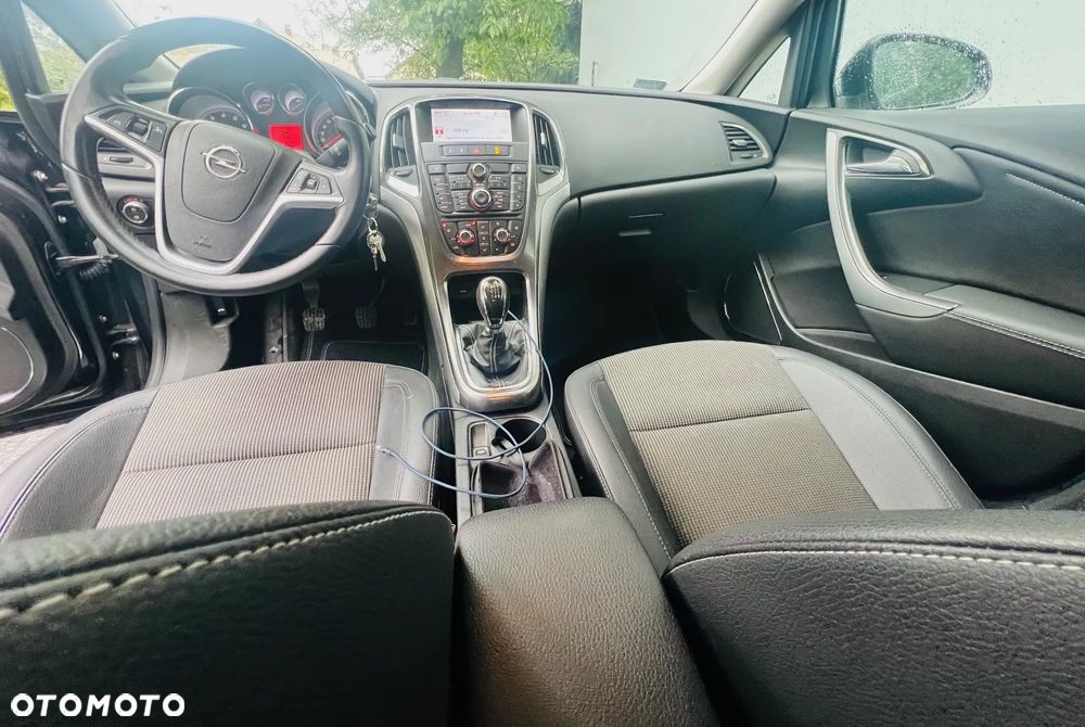 Opel Astra IV 1.4 T Cosmo - 7