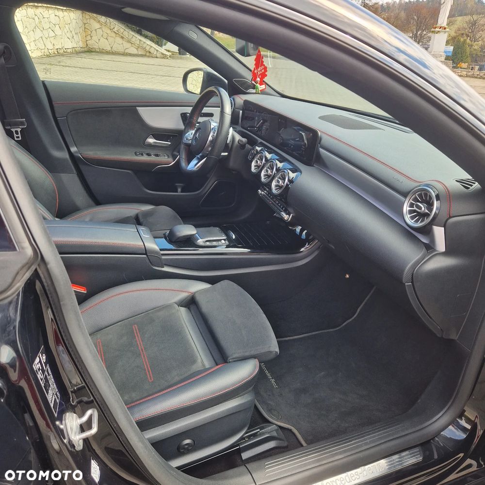 Mercedes-Benz CLA 200 7G-DCT AMG Line - 12