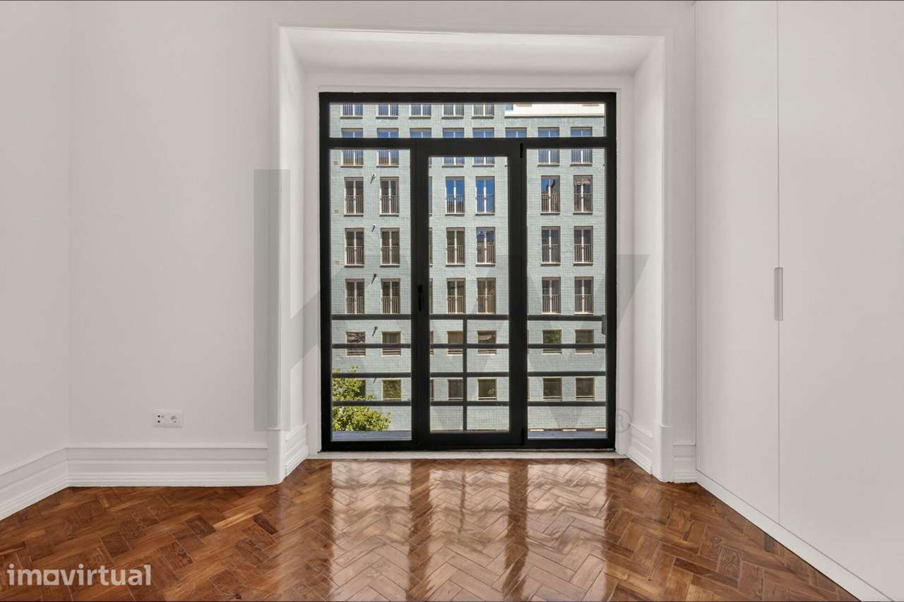 APARTAMENTO T3+1 E ESTILO DE VIDA ÚNICO NA RUA TOMÁS RIBEIRO – LISBOA - Grande imagem: 4/38