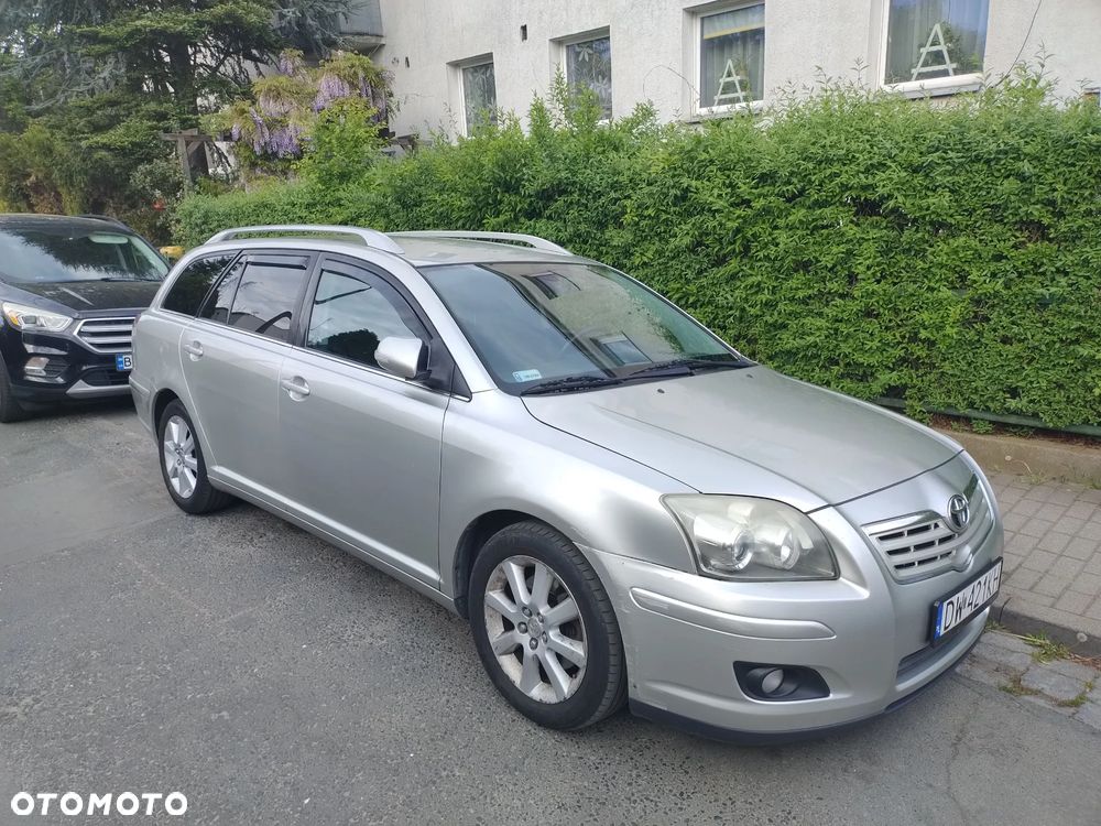 Toyota Avensis 2.0 D-4D Sol - 2