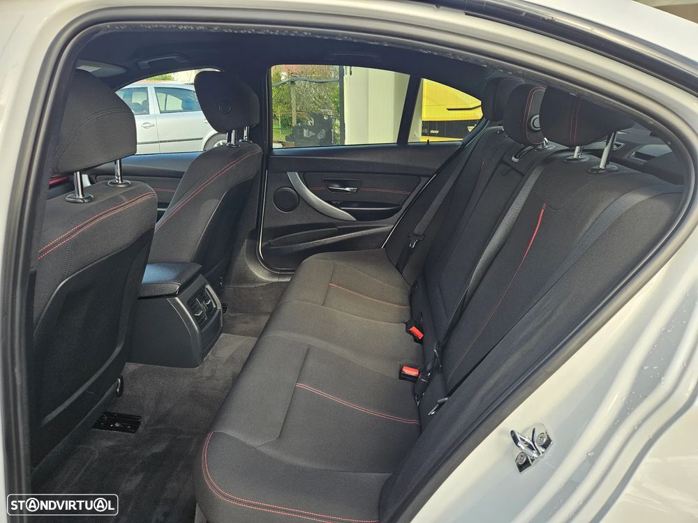 BMW 320 d Line Sport - 18