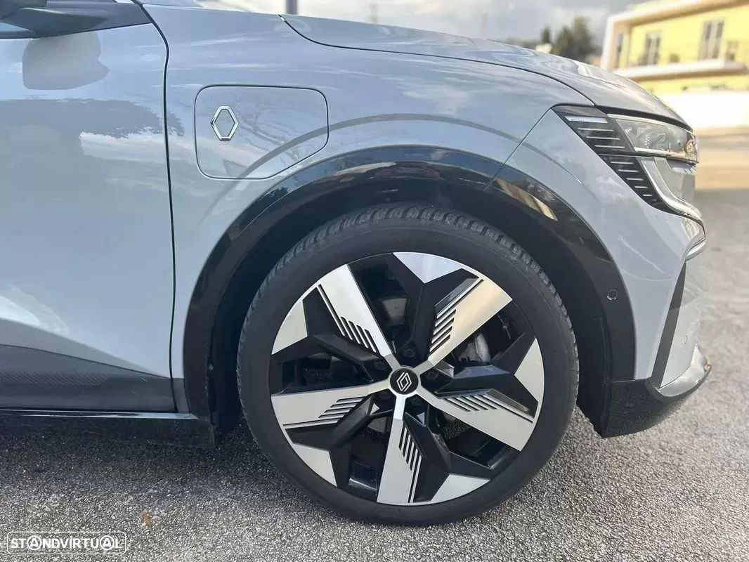 Renault Mégane E-Tech - 9
