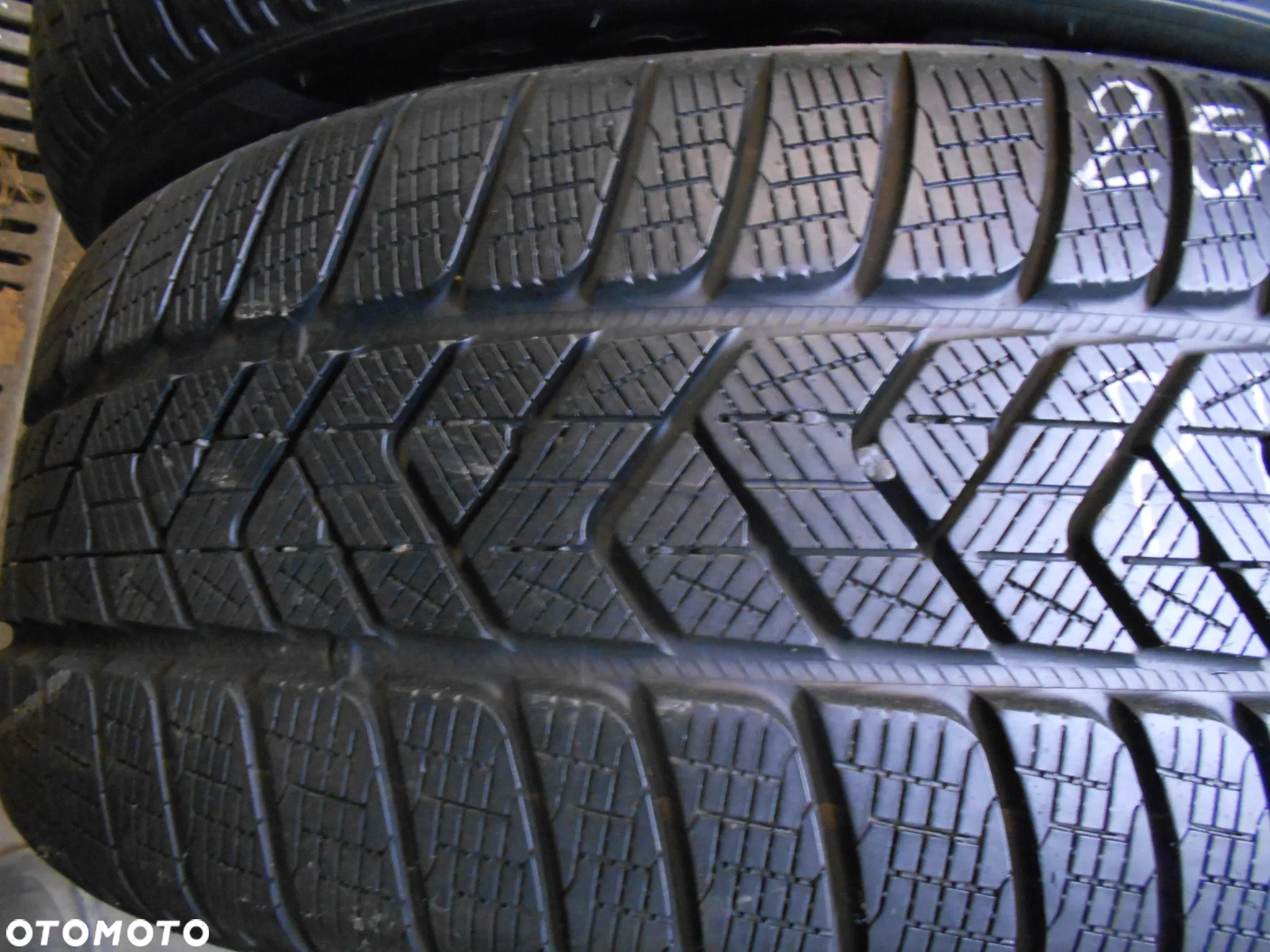 OPONY 255/50R19 PIRELLI SCORPION WINTER AO DOT 2823 / 1621 8MM - 4
