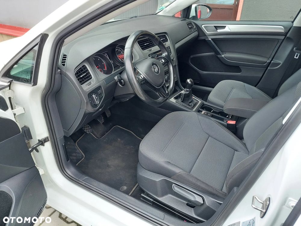 Volkswagen Golf - 12