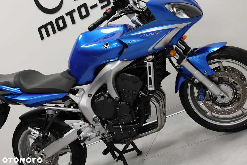 Yamaha FZ - 12