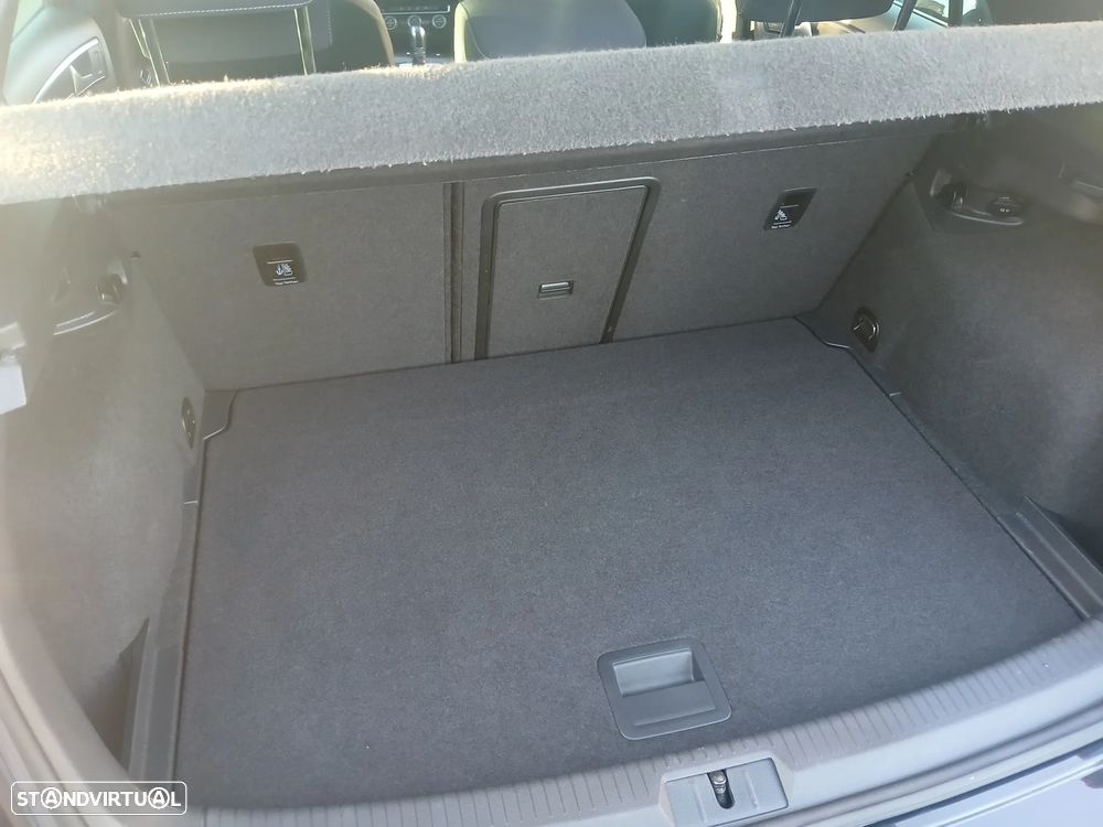 VW Golf 2.0 TDI GTD DSG - 42