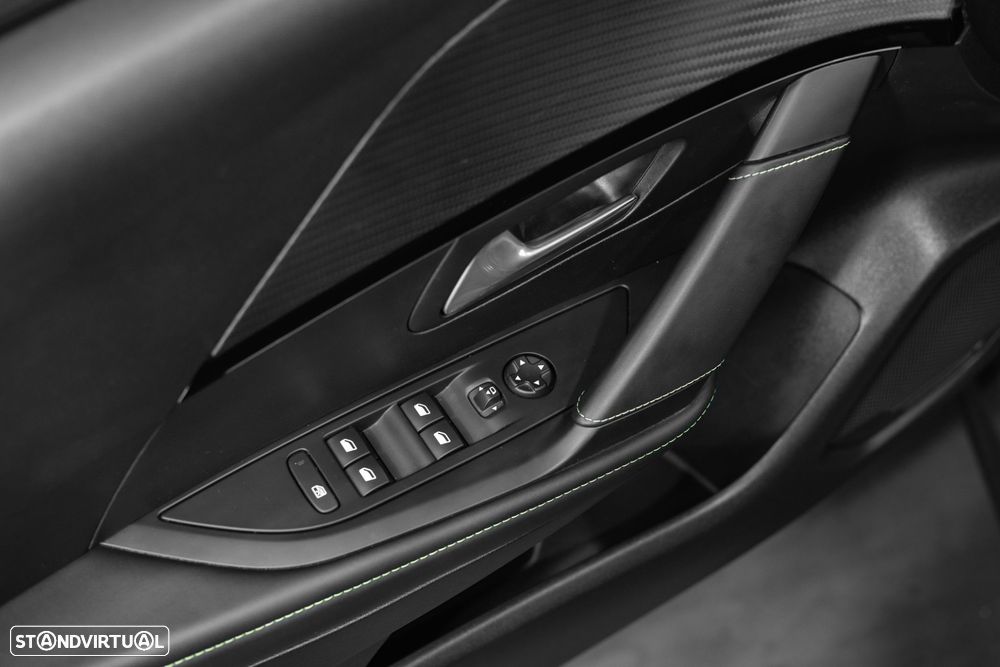 Peugeot 208 1.2 PureTech GT EAT8 - 22