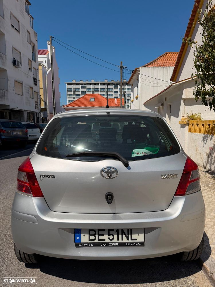 Toyota Yaris 1.0 VVT-i - 4
