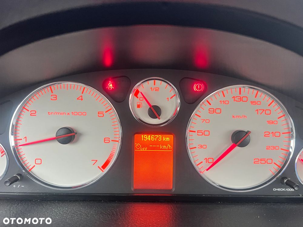 Peugeot 407 2.0 Premium Navtech - 8