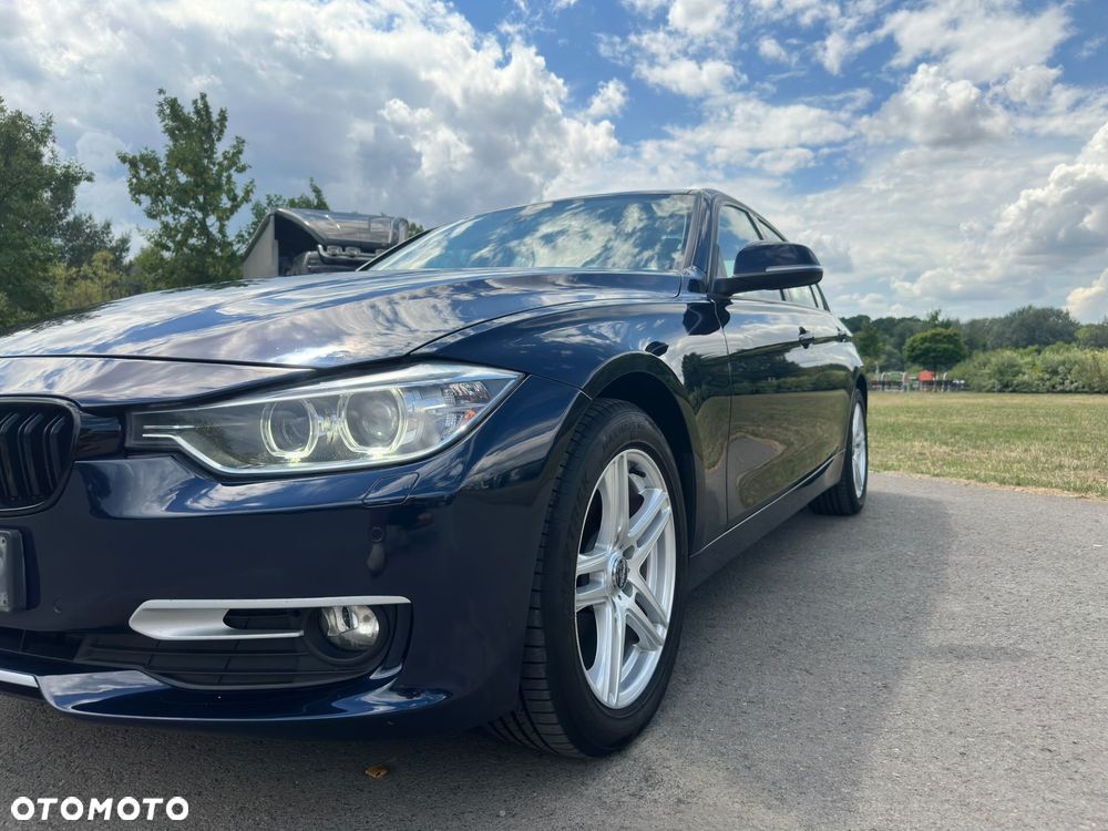 BMW Seria 3 320d Luxury Line - 4
