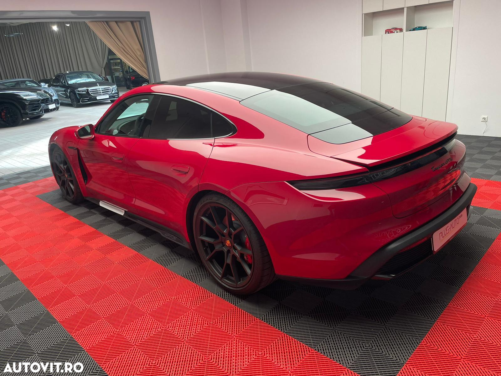 Porsche Taycan Turbo S - 3