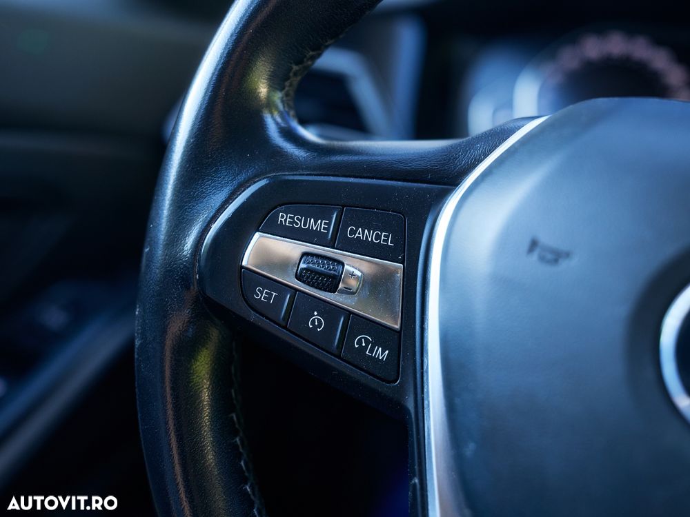 BMW Seria 3 320i xDrive AT - 25