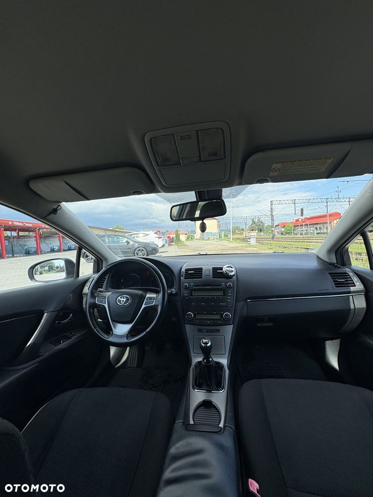 Toyota Avensis - 13