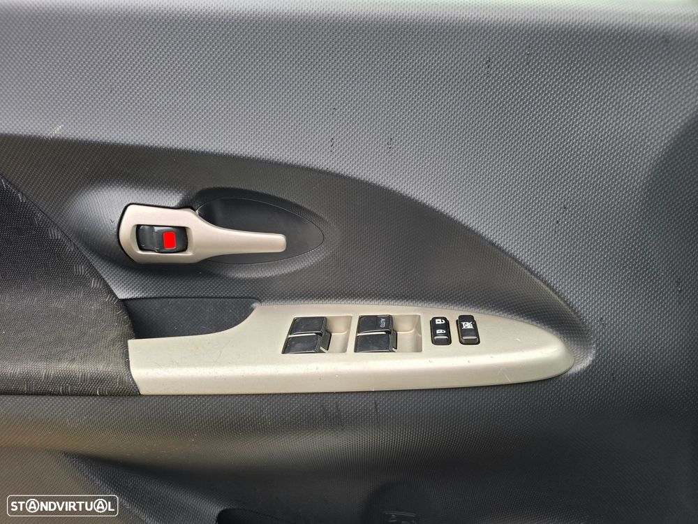 Toyota Urban Cruiser 1.33 VVT-i High Pack - 28