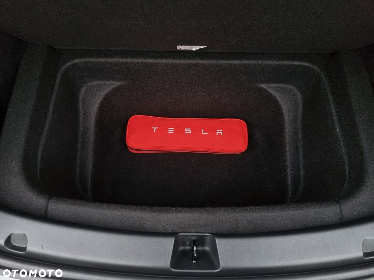 Tesla Y - 13
