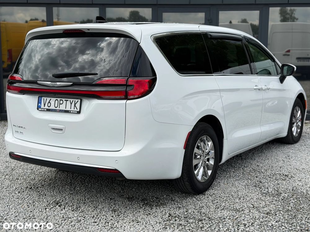 Chrysler Pacifica - 8