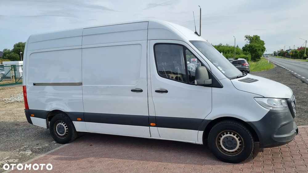 Mercedes-Benz Sprinter - 13