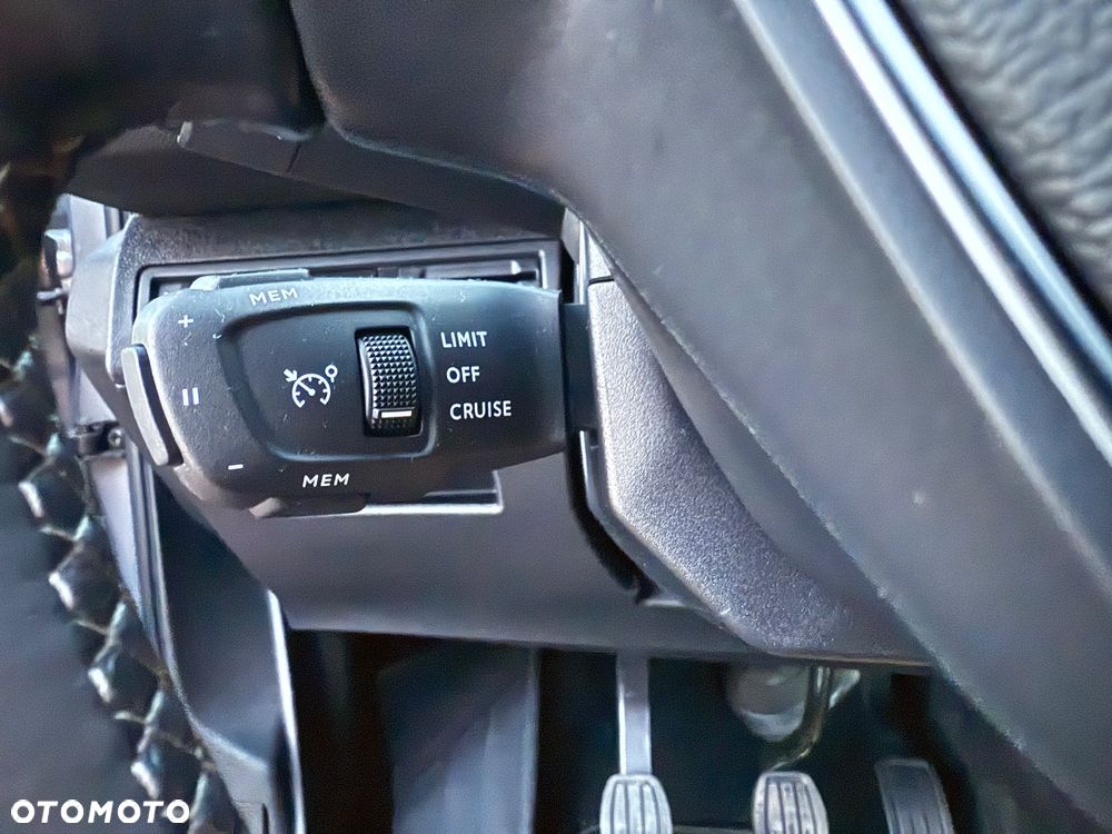 Peugeot 5008 1.5 BlueHDI Allure S&S - 20