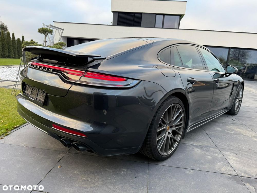 Porsche Panamera - 3