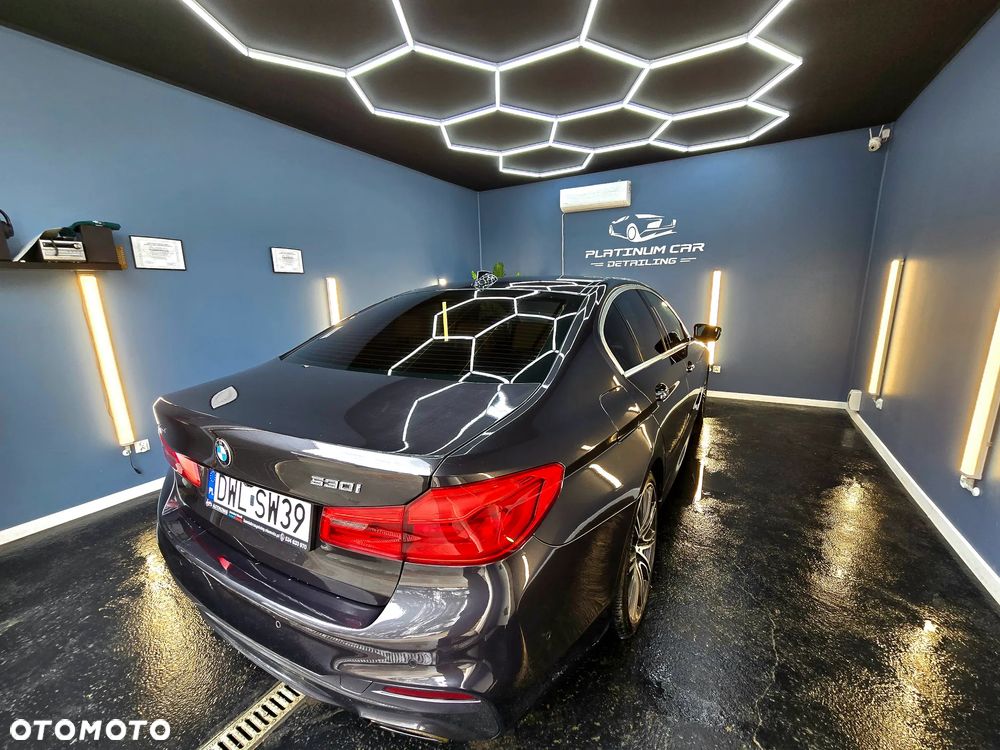 BMW Seria 5 530i - 7