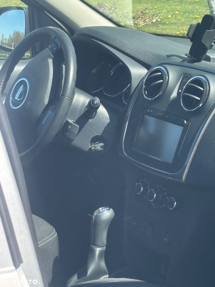 Dacia Sandero 1.2 16V - 8