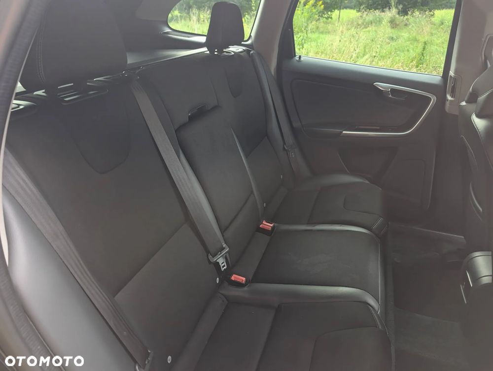 Volvo XC 60 D4 Momentum - 18