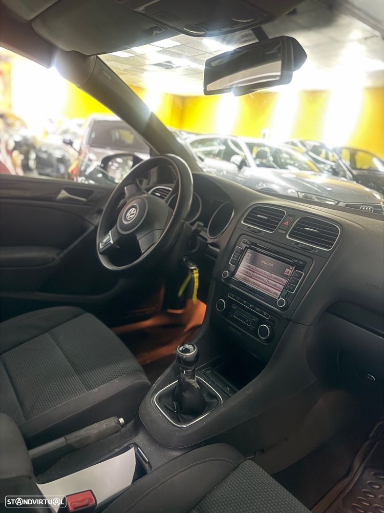 VW Golf 1.6 TDi DPF Highline - 8