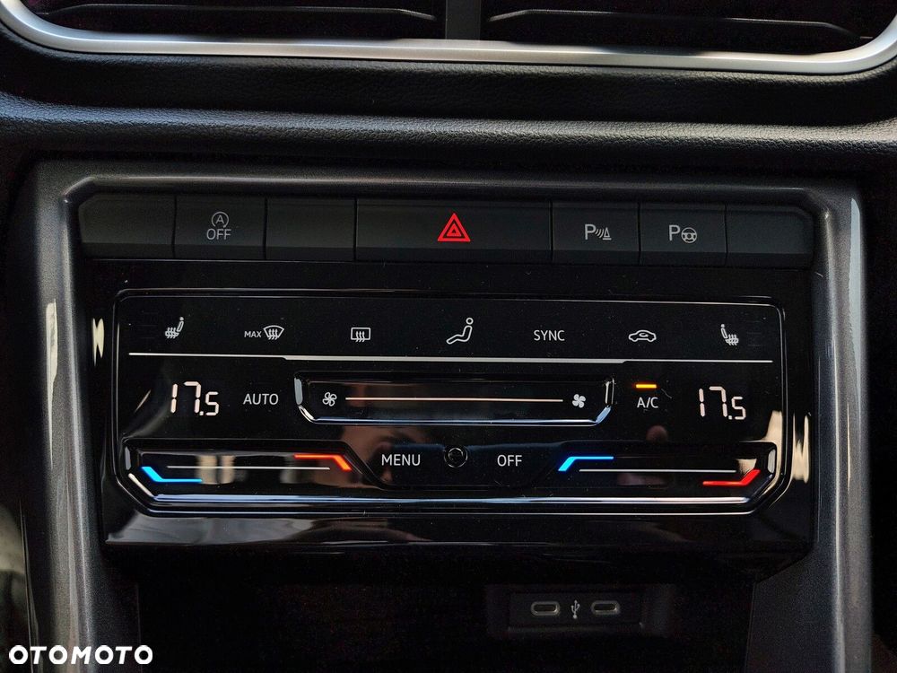 Volkswagen T-Roc - 16