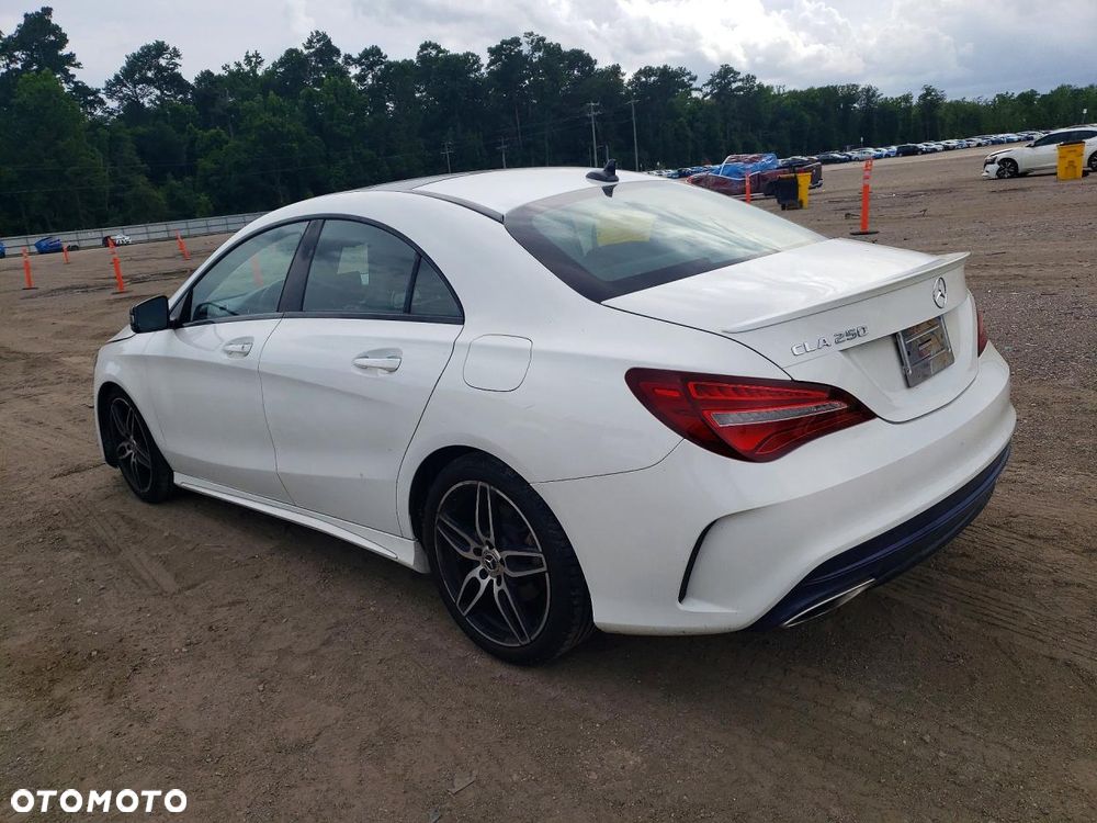 Mercedes-Benz CLA 250 4Matic 7G-DCT AMG Line - 5