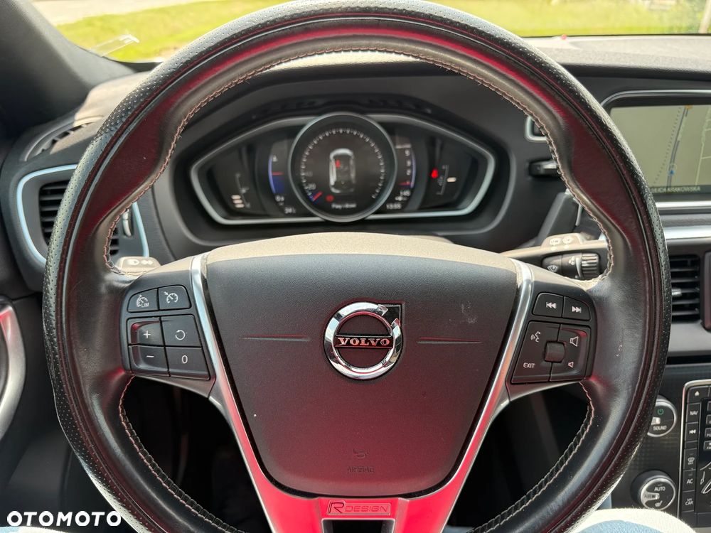 Volvo V40 D2 Drive-E R-Design Momentum - 9