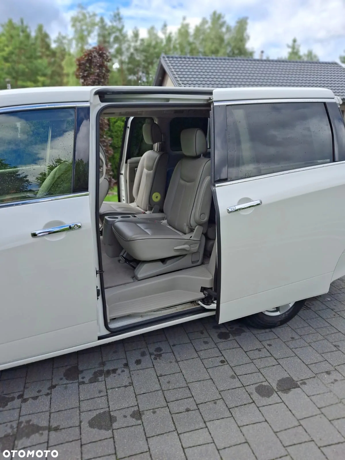 Nissan Quest - 7