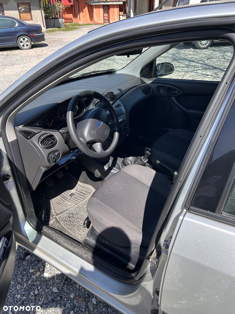 Ford Focus 1.6 Ambiente - 6