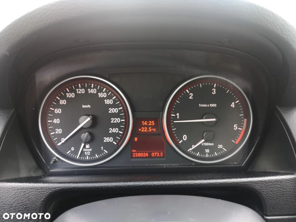 BMW X1 xDrive18d - 12