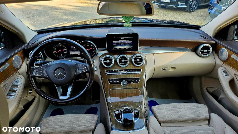Mercedes-Benz Klasa C 250 CDI DPF 4Matic 7G-TRONIC BlueEFFICIENCY Avantgarde - 5