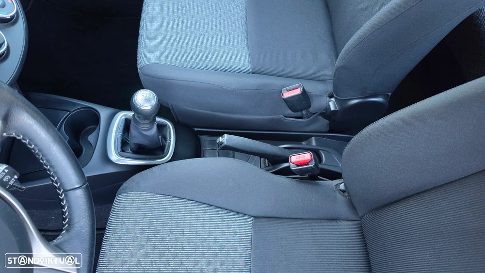 Toyota Yaris 1.0 VVT-i Comfort+P.Style - 35