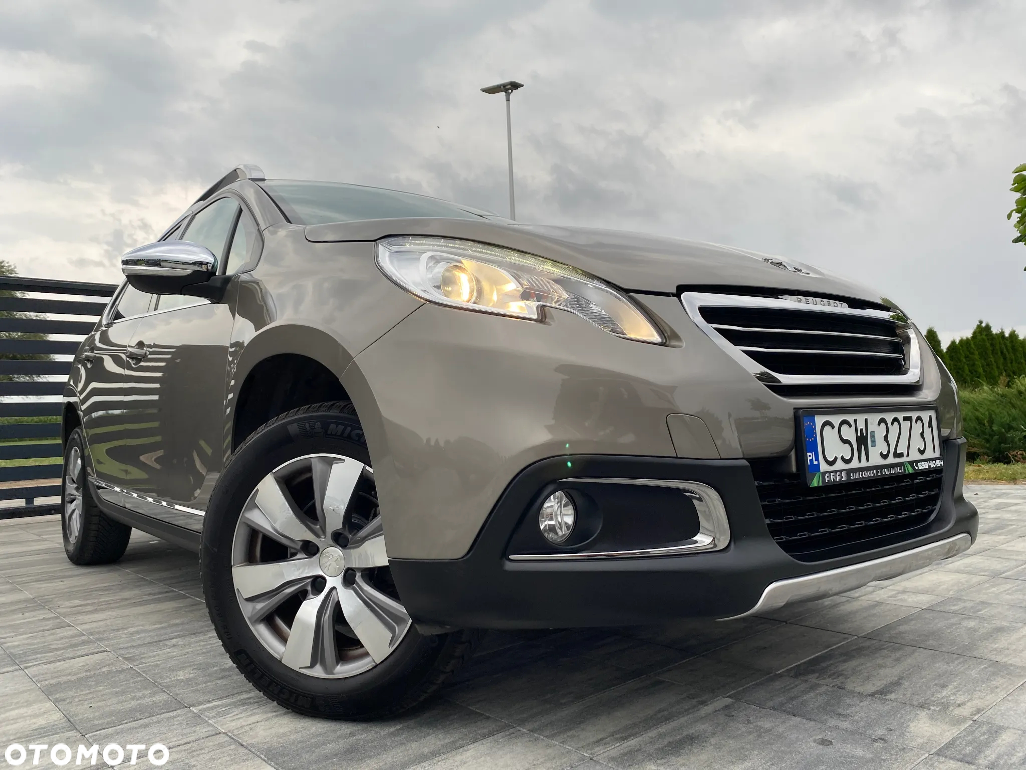 Peugeot 2008 1.2 Pure Tech Allure S&S - 23