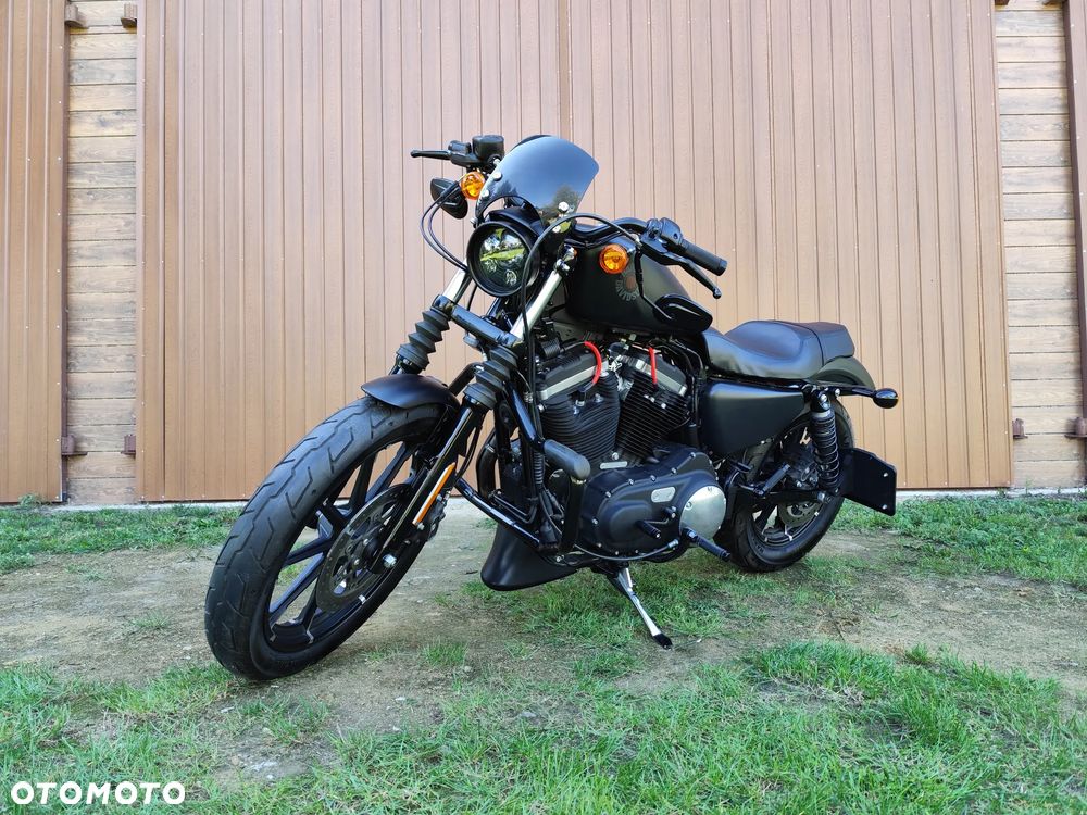 Harley-Davidson Sportster Iron 883 - 3