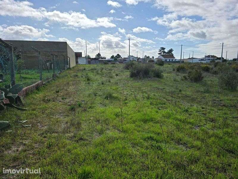Terreno com 700m2 com duas frentes zona Palmela - Grande imagem: 2/5