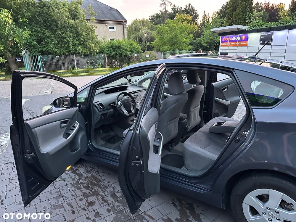 Toyota Prius+ ver--hybrid-sol - 30
