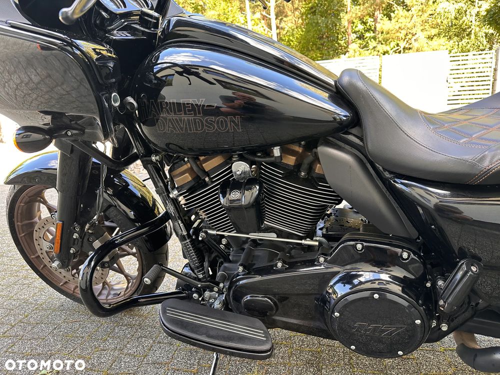 Harley-Davidson Touring Road Glide - 13