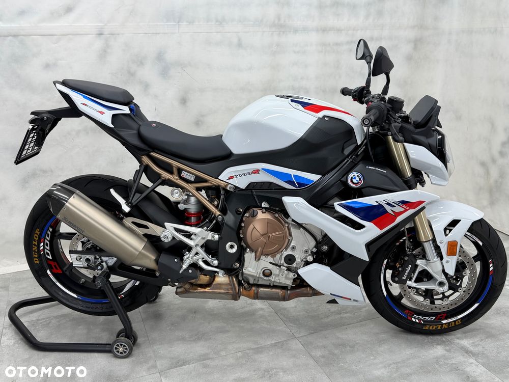 BMW S - 4