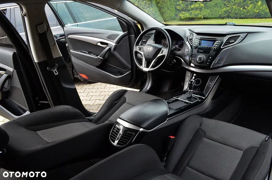 Hyundai i40 i40cw 1.7 CRDi Automatik Fifa World Cup Edition - 33