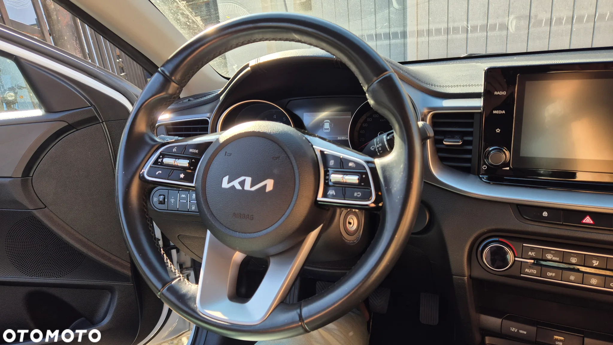 Kia Ceed 1.5 T-GDI M - 19