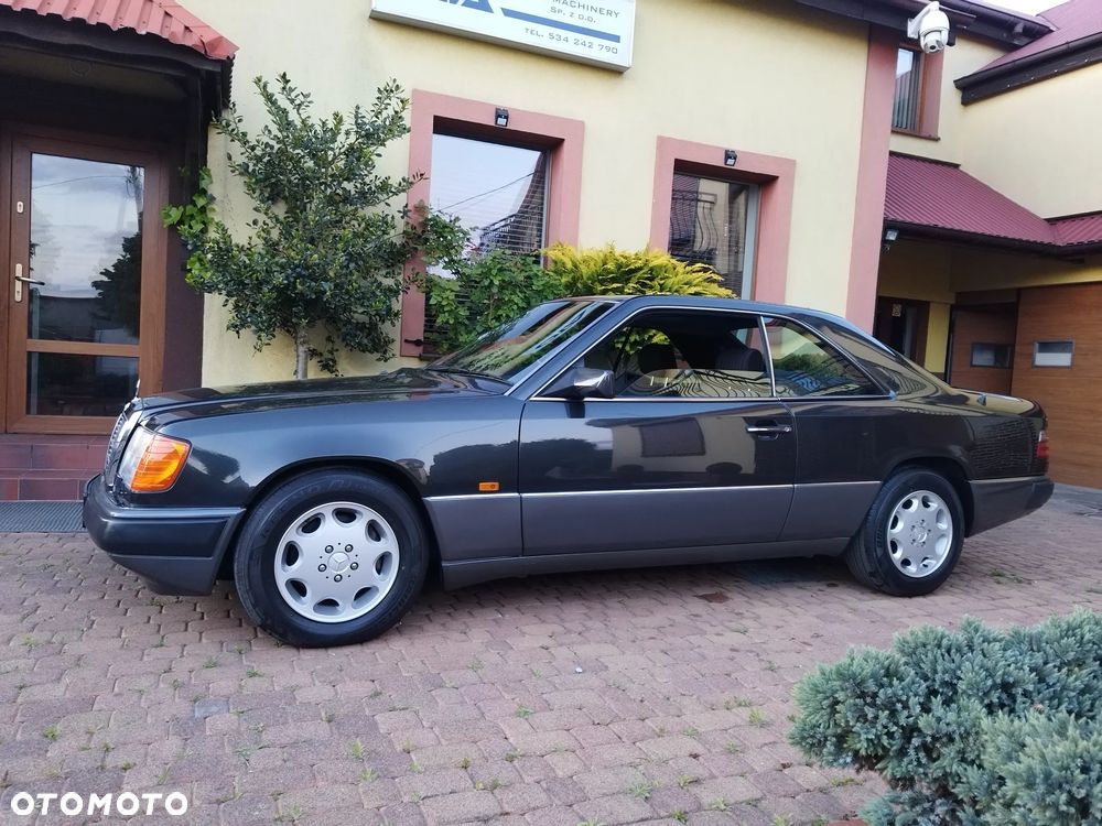 Mercedes-Benz W124 (1984-1993) - 25