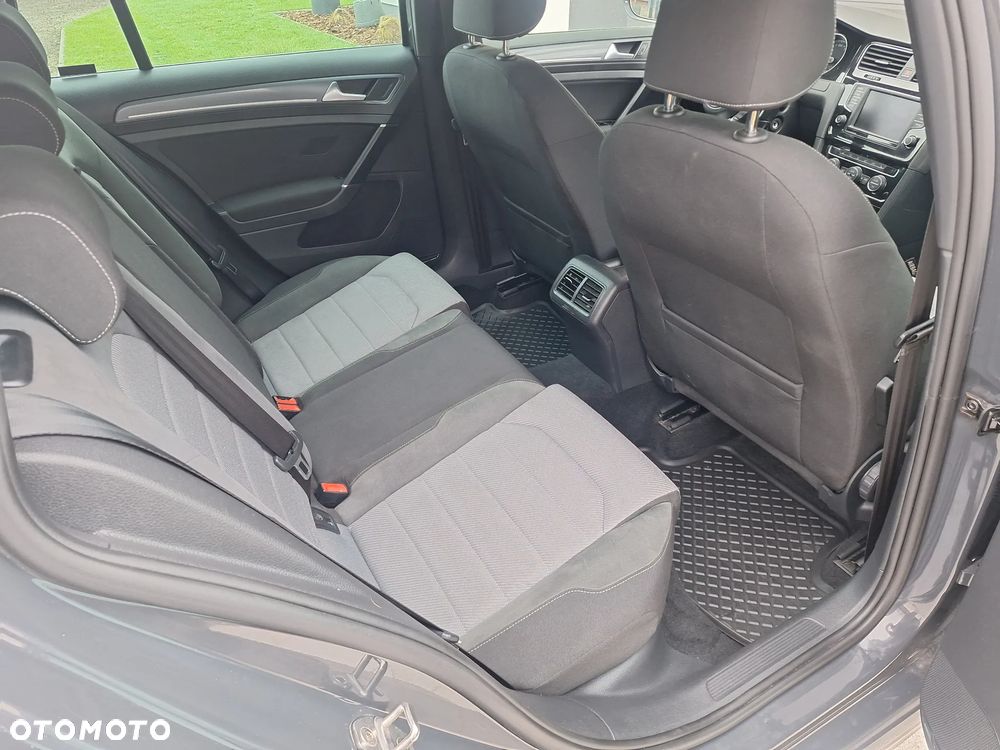 Volkswagen Golf - 21